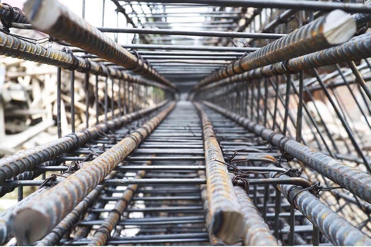 Reinforcing steel and concrete columns on a commercial foundation